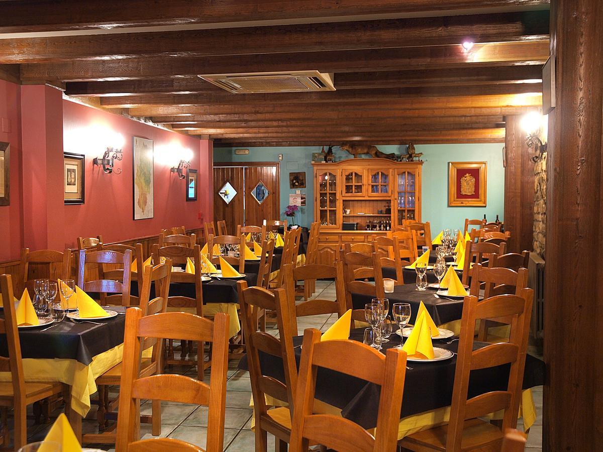 Aparta-Hotel Puertolas Escuer Bagian luar foto