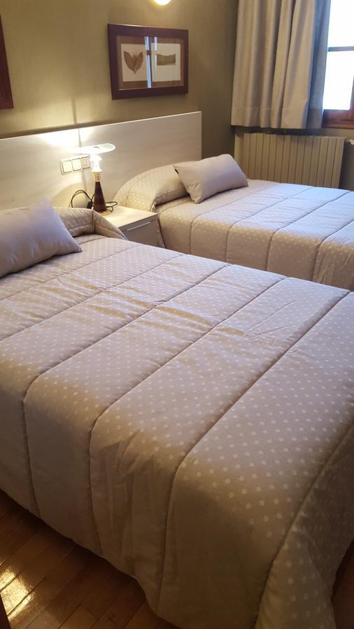 Aparta-Hotel Puertolas Escuer Bagian luar foto