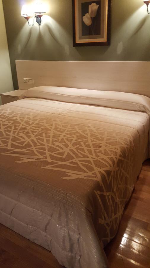 Aparta-Hotel Puertolas Escuer Bagian luar foto